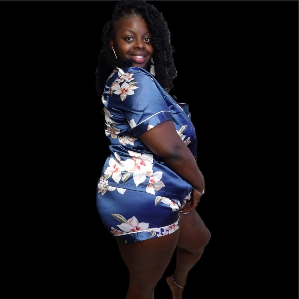 Cardi - Picture 2 of 4